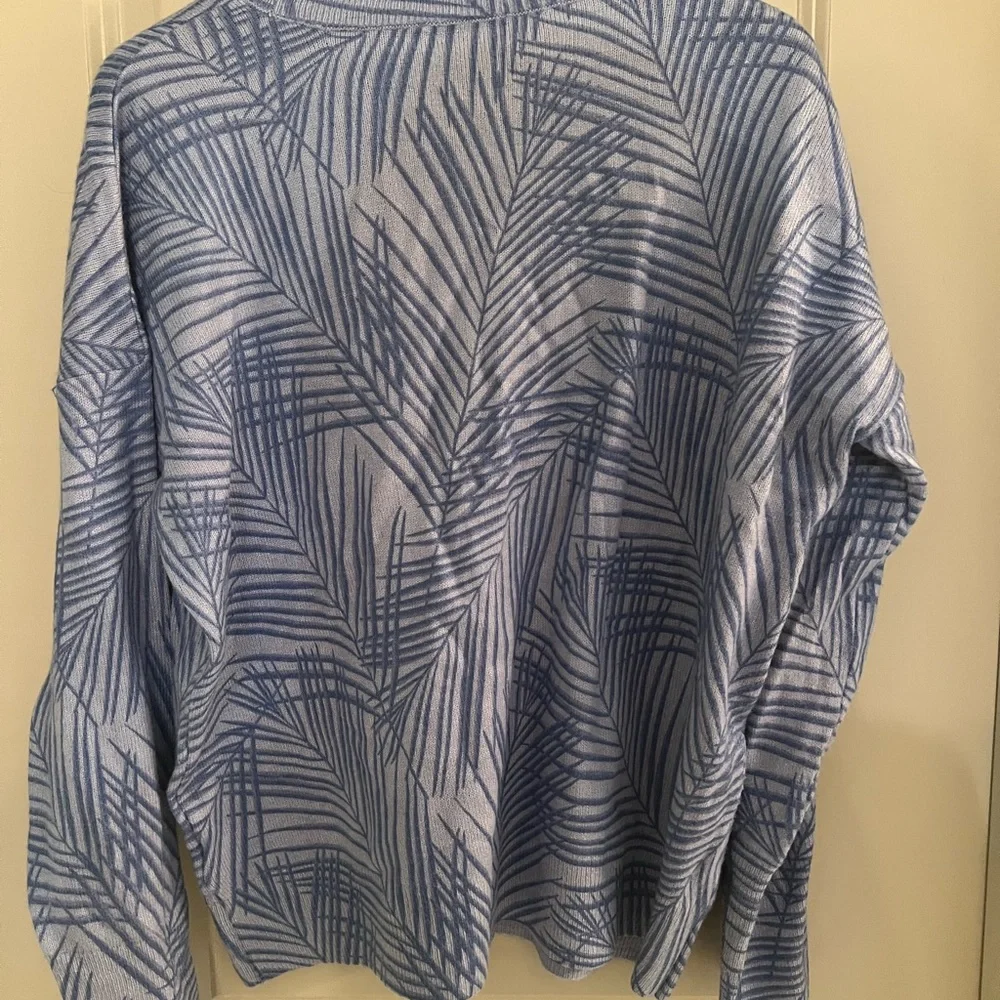 EUC Size M  Vineyard Vines Women’s Crew Neck Blue Sweater